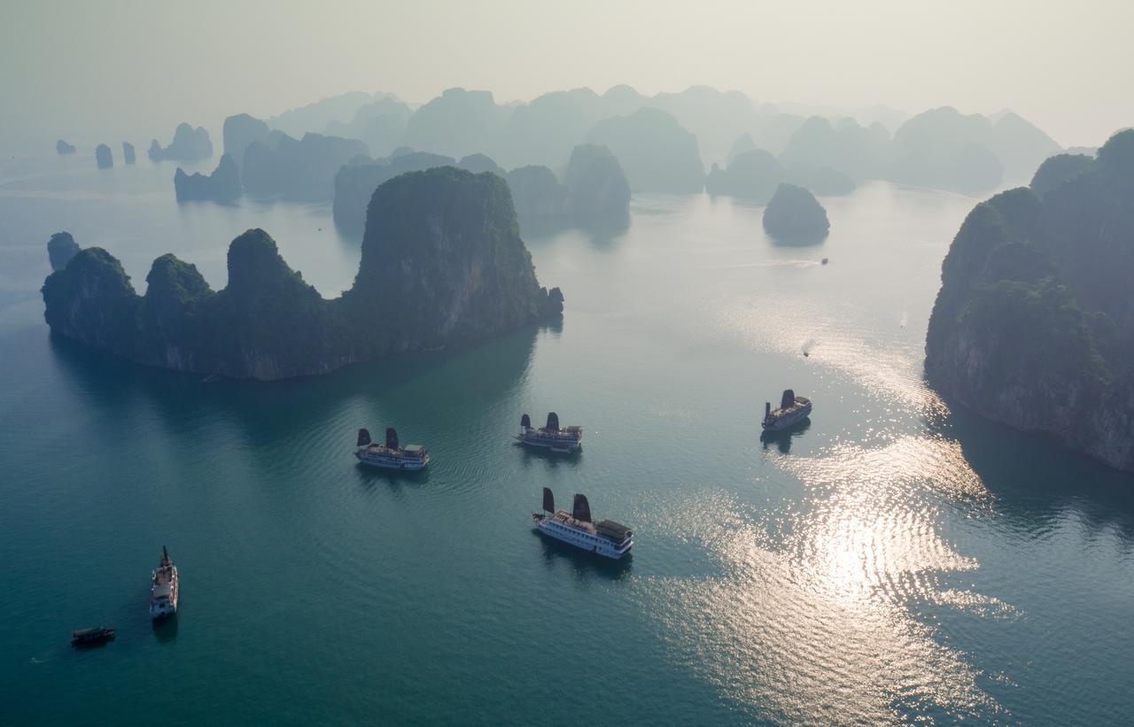 Garden Bay Legend Cruise Hotel Ha Long Exterior foto