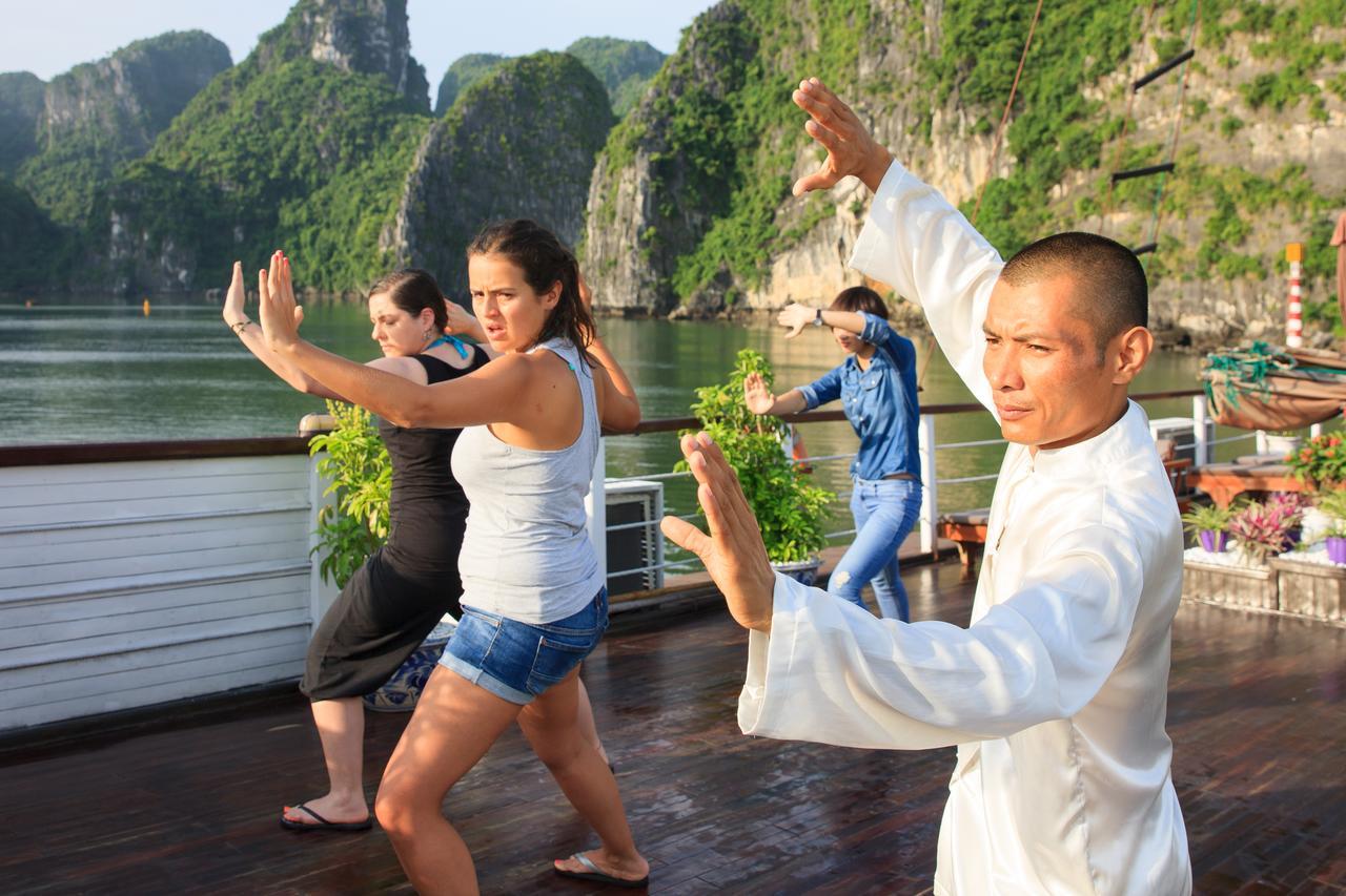 Garden Bay Legend Cruise Hotel Ha Long Exterior foto